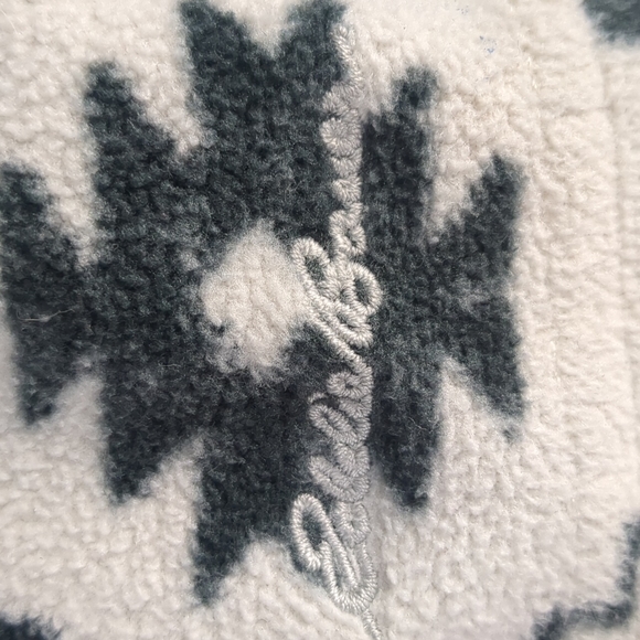 Eddie Bauer Pullover - Picture 3 of 4